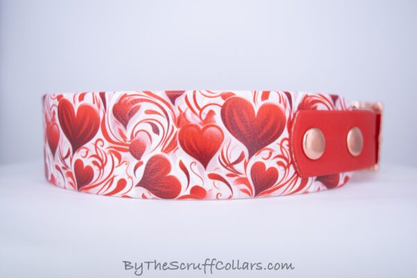 15.25-17.25" Artistic Hearts 1.5" UV Print/Red w/Rose Gold Hardware 1" Taper