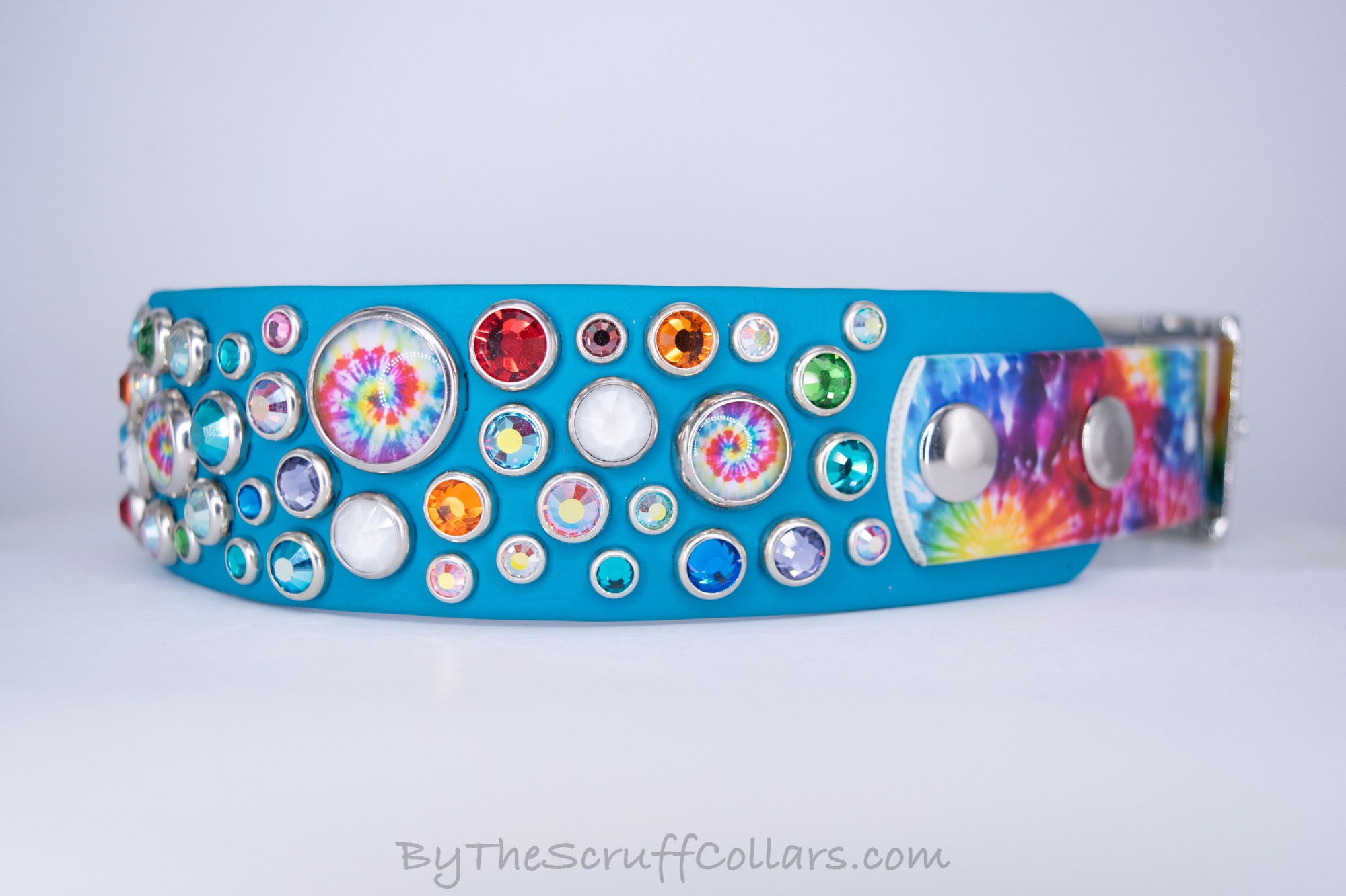 15.5-17.5" Circus 1.5" Two-Tone Collar Turquoise/Tie Dye Classic UV Print w/Nickel Hardware 1" Taper
